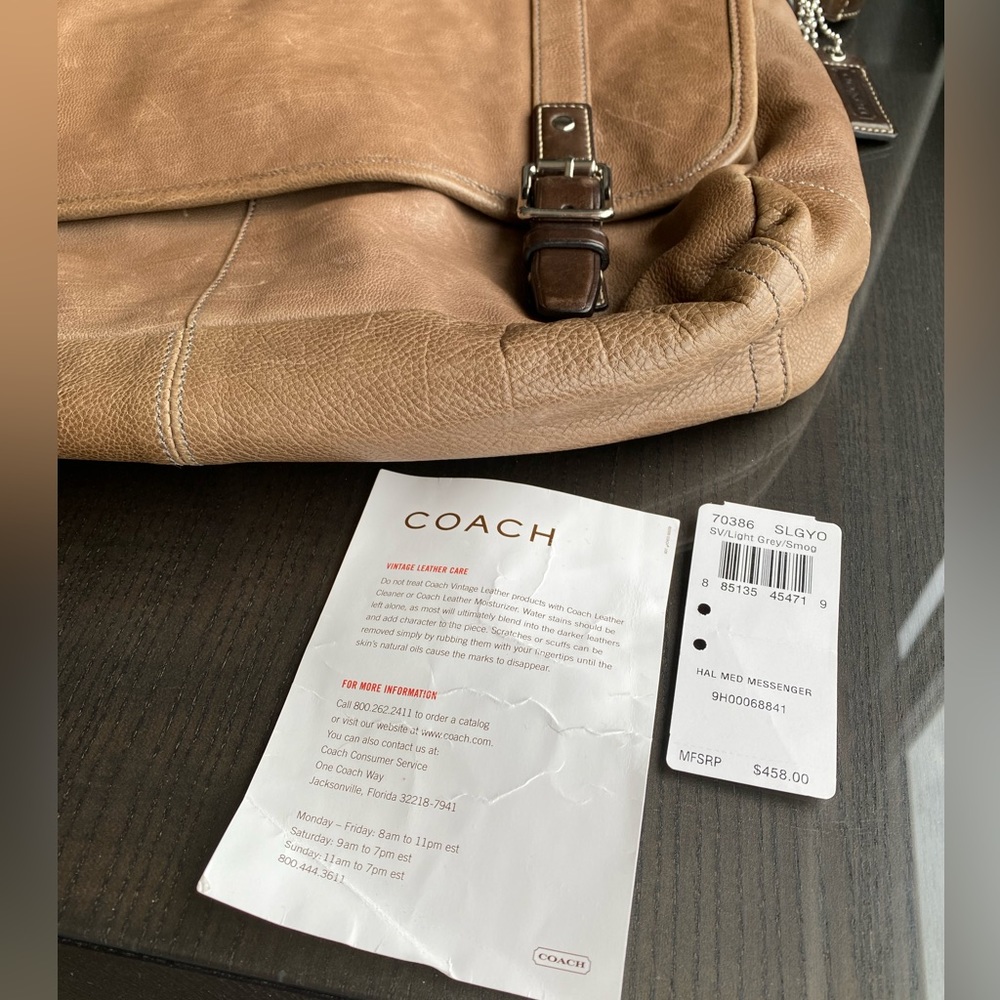 COACH HAL Medium Messenger - Picture 10 of 10